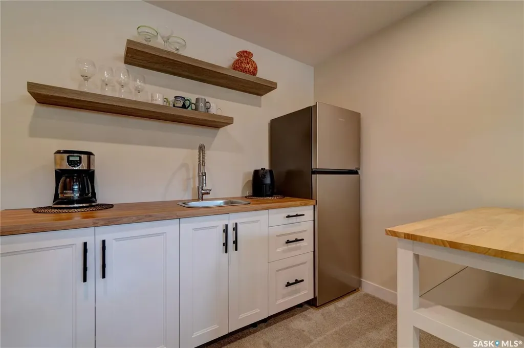 3022 Montague Street Regina SK S4S 1Z5