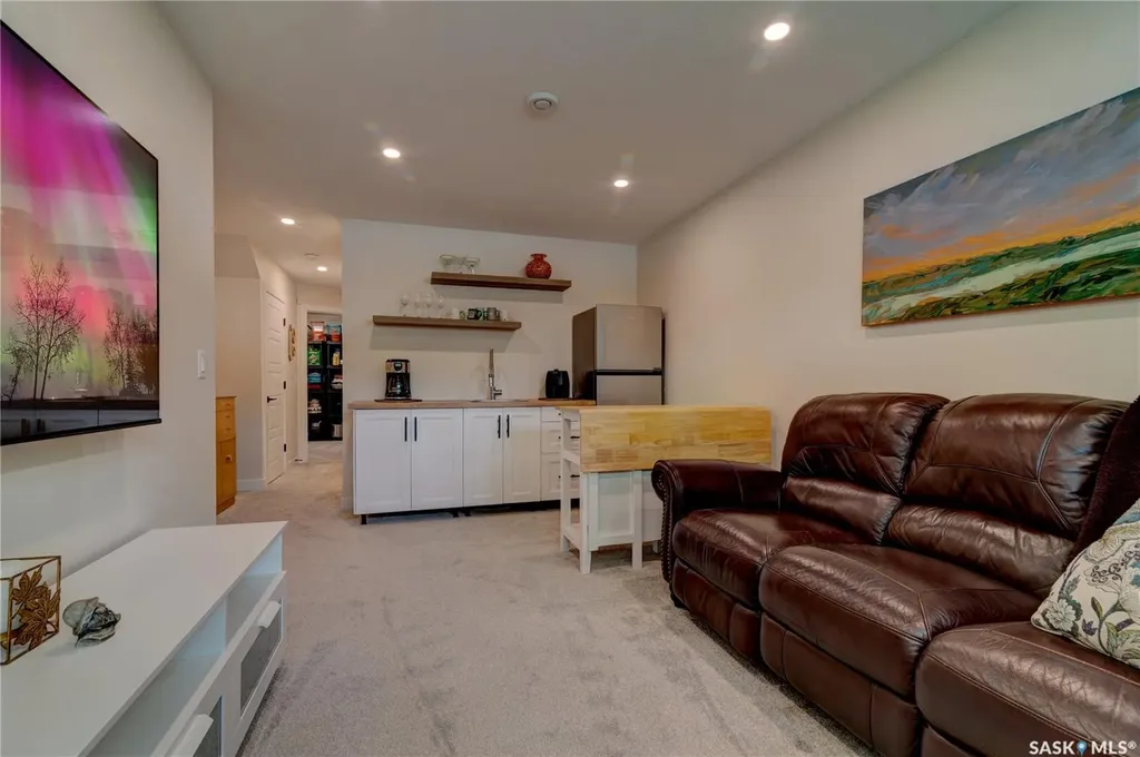 3022 Montague Street Regina SK S4S 1Z5