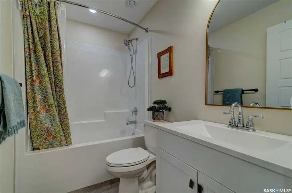 3022 Montague Street Regina SK S4S 1Z5