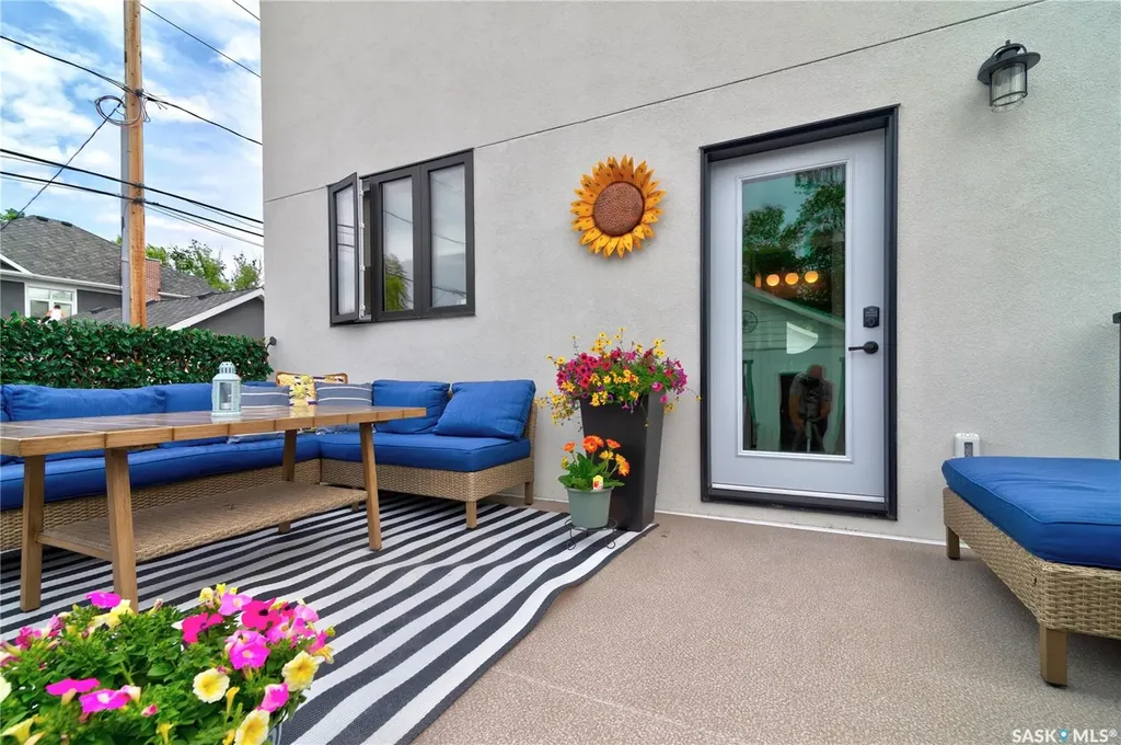 3022 Montague Street Regina SK S4S 1Z5