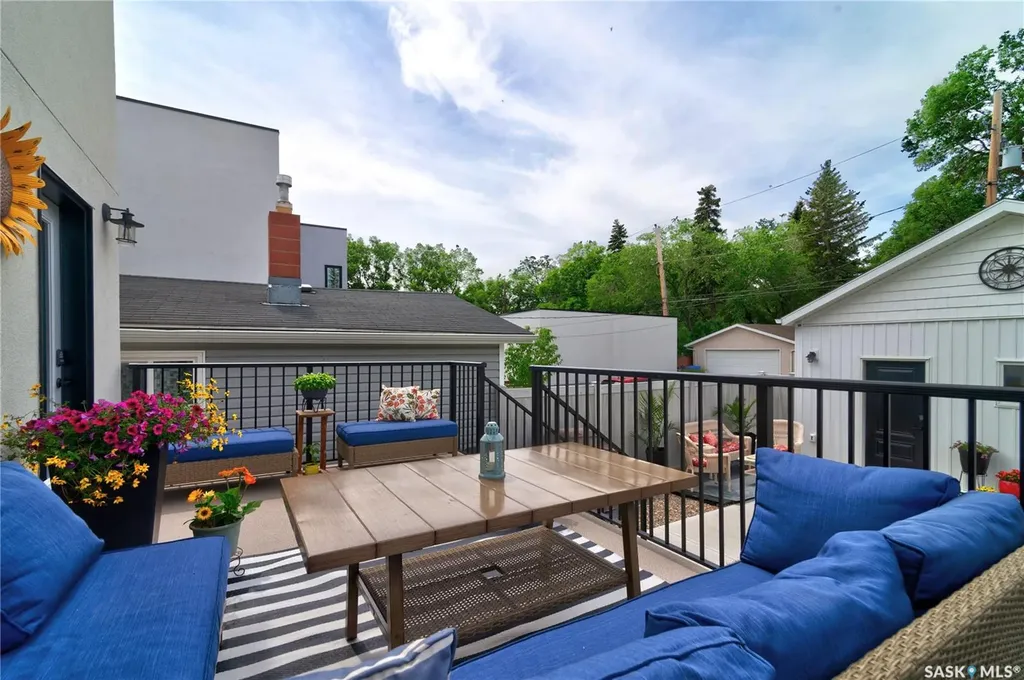 3022 Montague Street Regina SK S4S 1Z5