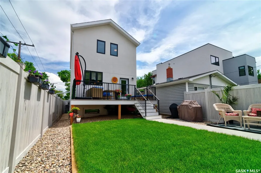 3022 Montague Street Regina SK S4S 1Z5