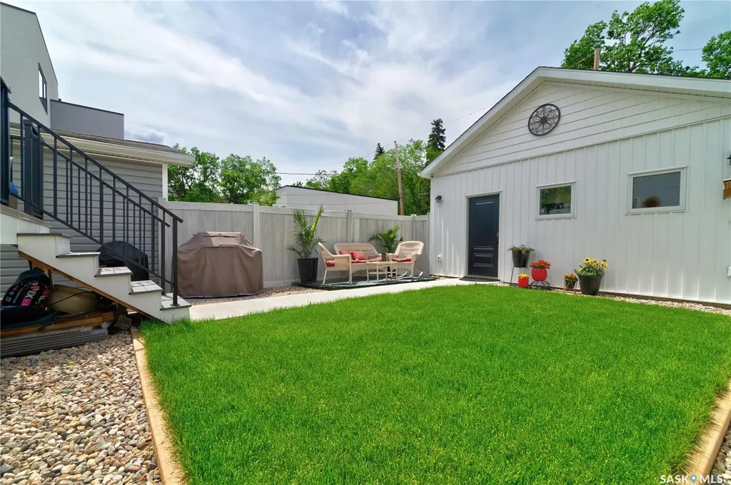 3022 Montague Street Regina SK S4S 1Z5