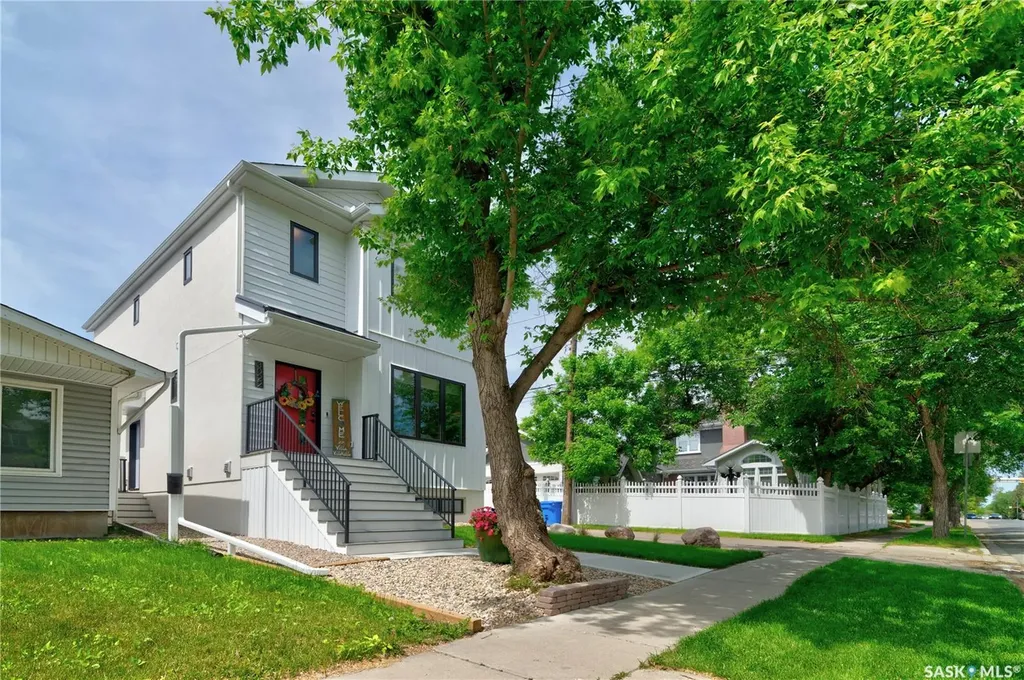 3022 Montague Street Regina SK S4S 1Z5
