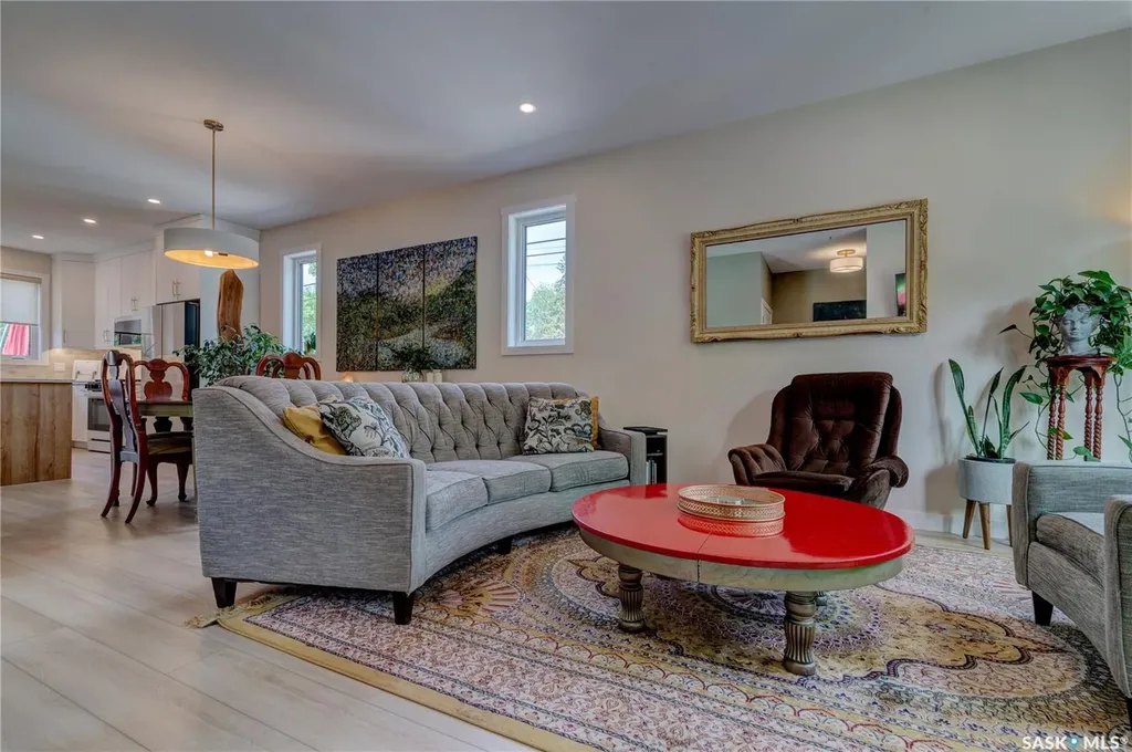 3022 Montague Street Regina SK S4S 1Z5