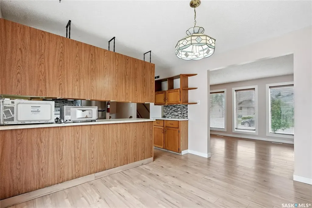 534 Nesbitt Lane Saskatoon SK S7L 6K9