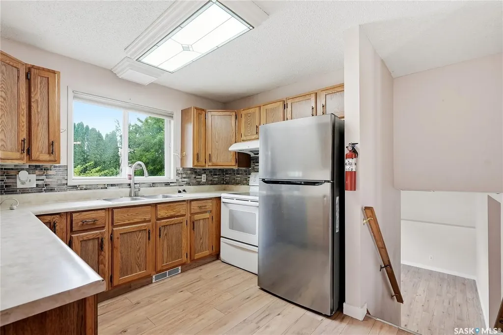 534 Nesbitt Lane Saskatoon SK S7L 6K9