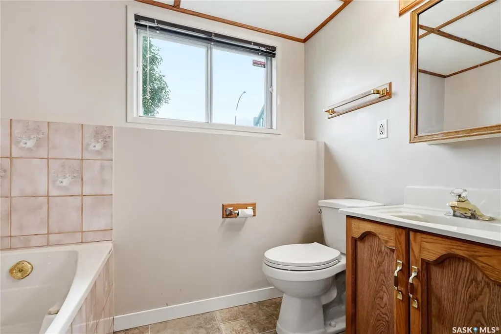 534 Nesbitt Lane Saskatoon SK S7L 6K9