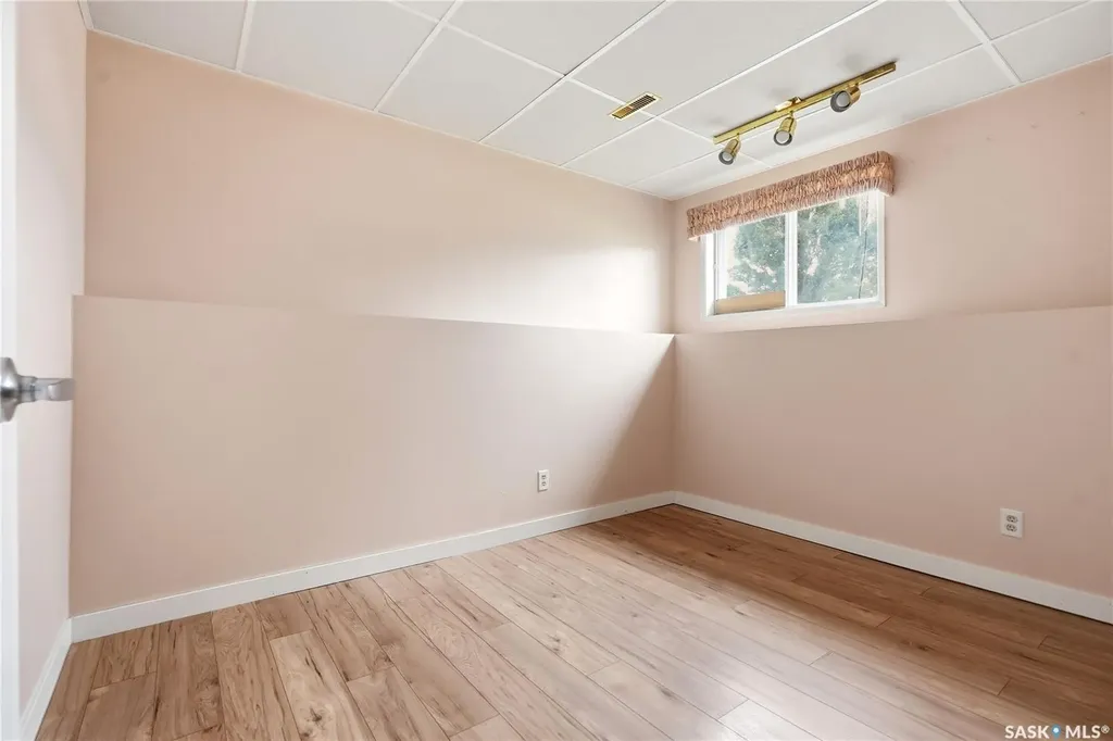 534 Nesbitt Lane Saskatoon SK S7L 6K9