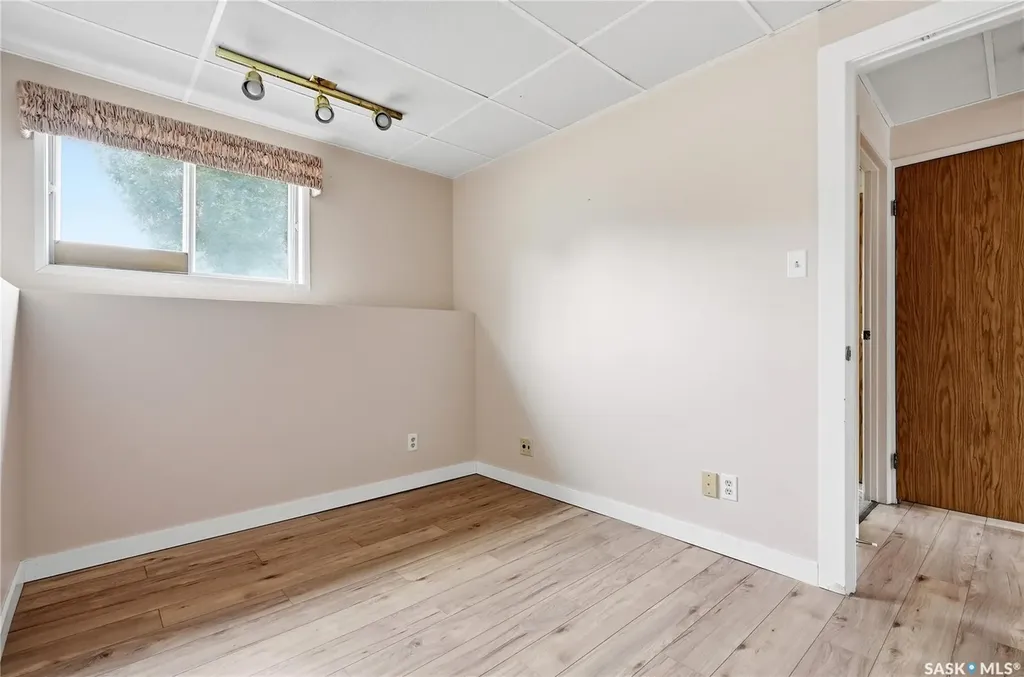 534 Nesbitt Lane Saskatoon SK S7L 6K9