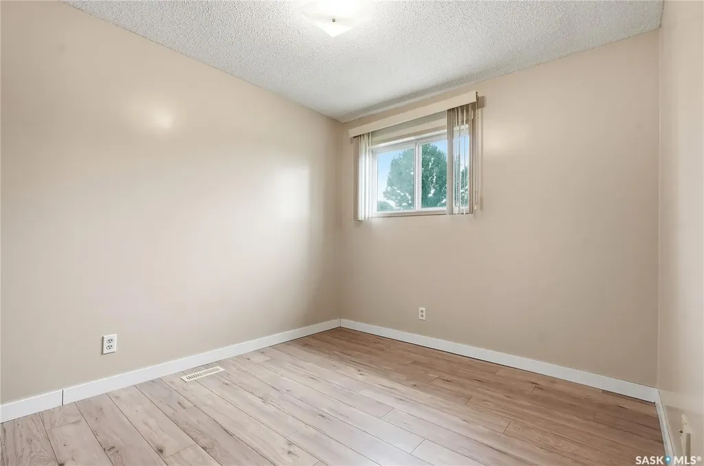 534 Nesbitt Lane Saskatoon SK S7L 6K9