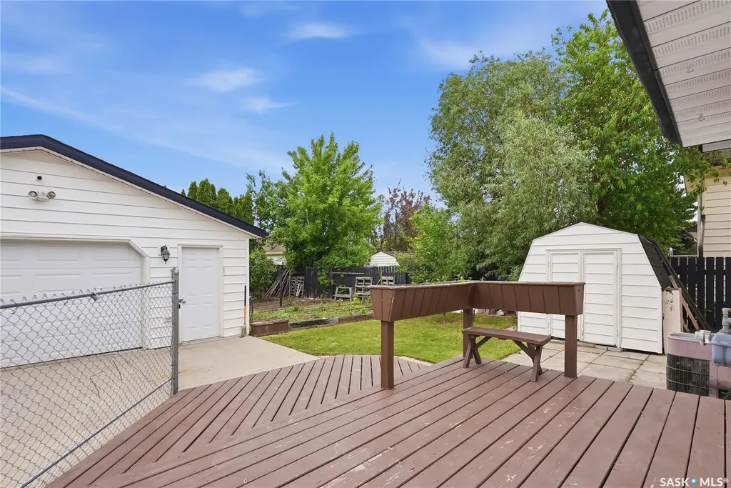 534 Nesbitt Lane Saskatoon SK S7L 6K9