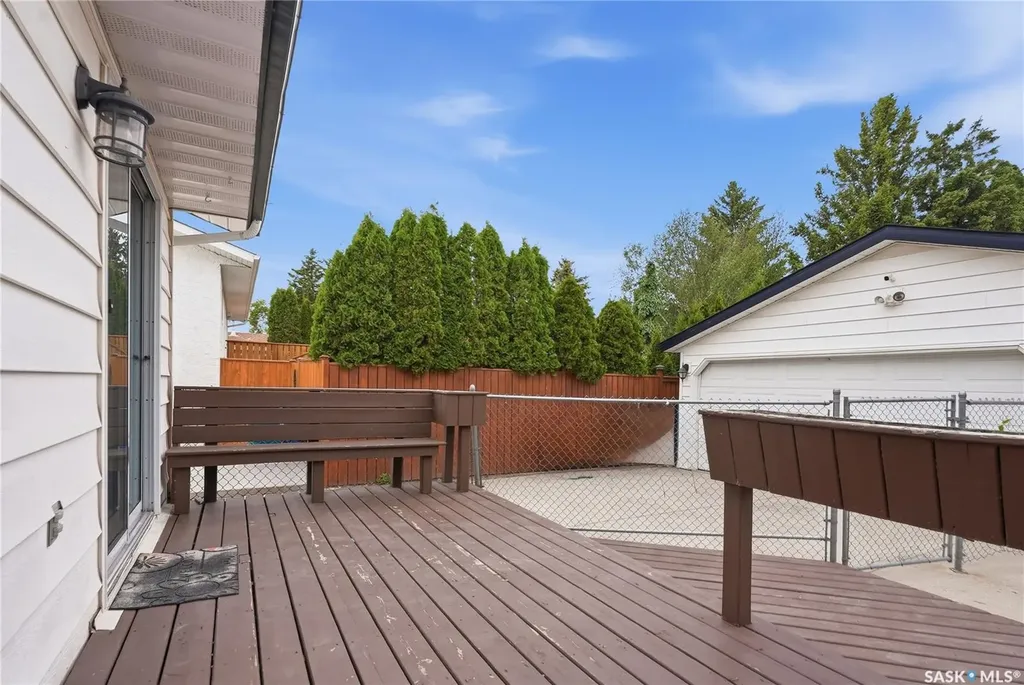 534 Nesbitt Lane Saskatoon SK S7L 6K9