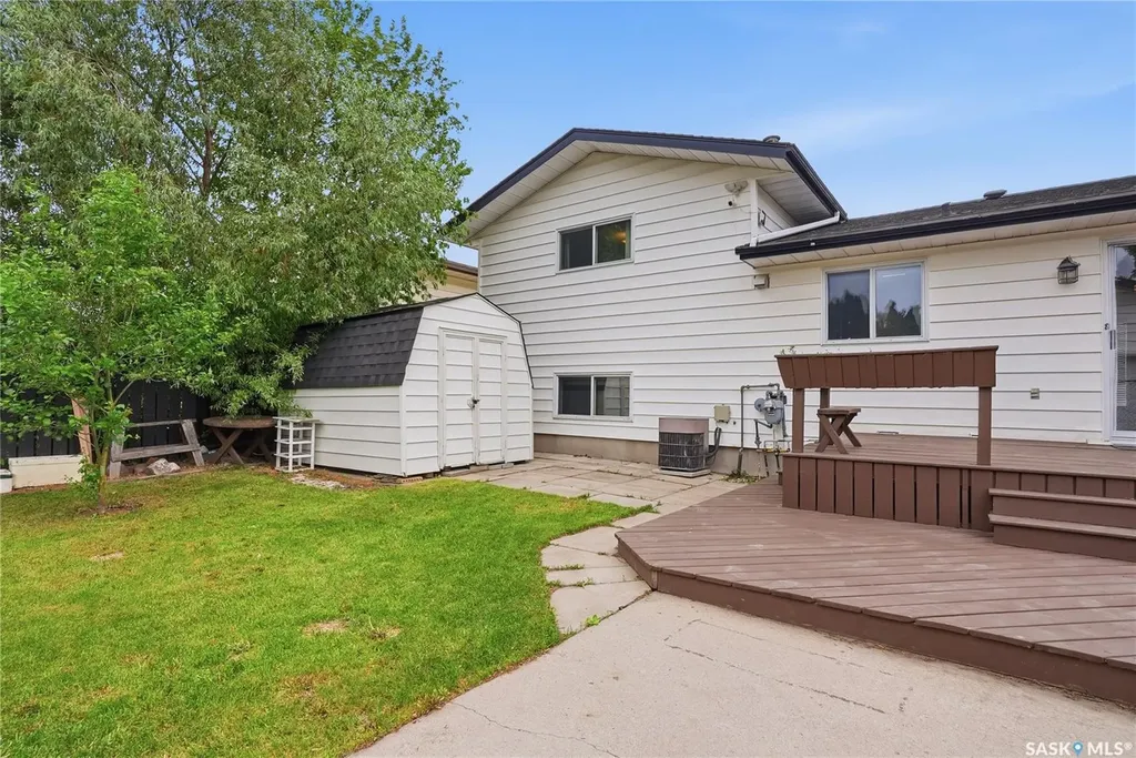 534 Nesbitt Lane Saskatoon SK S7L 6K9