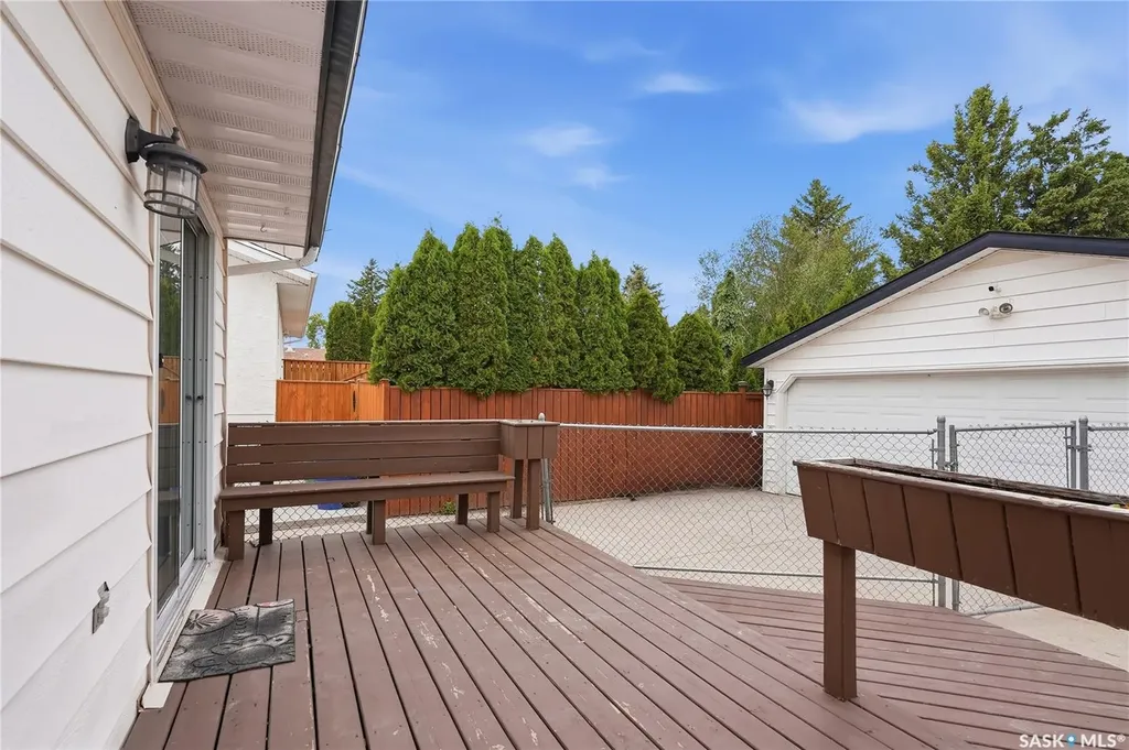 534 Nesbitt Lane Saskatoon SK S7L 6K9