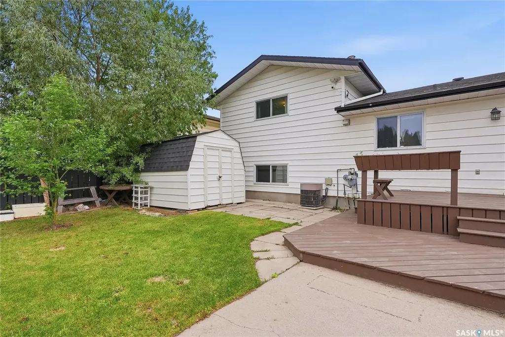 534 Nesbitt Lane Saskatoon SK S7L 6K9