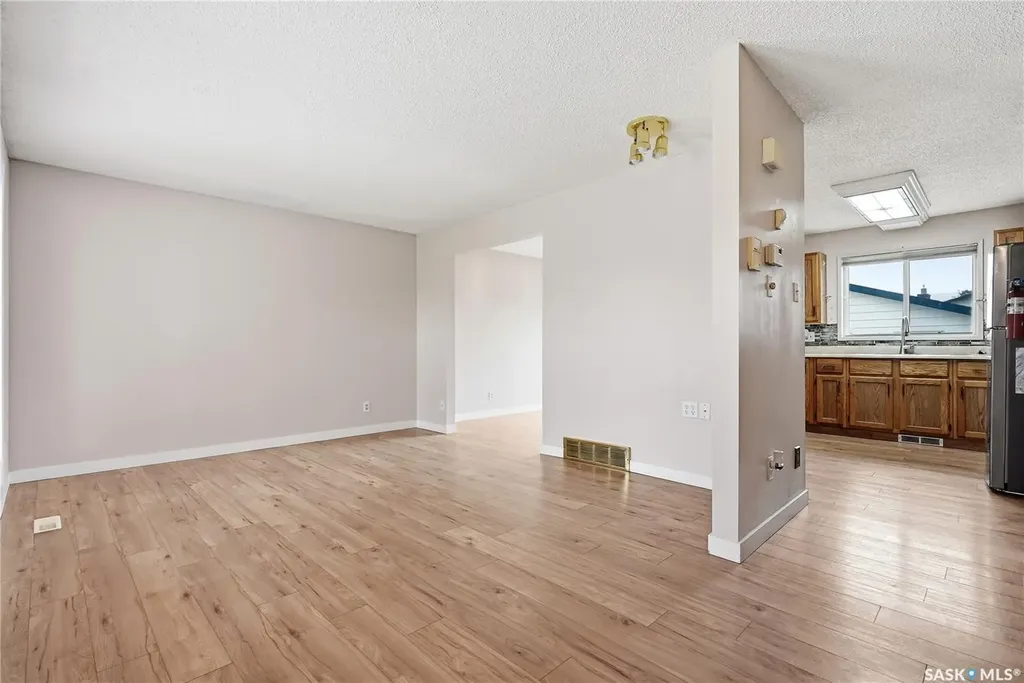 534 Nesbitt Lane Saskatoon SK S7L 6K9