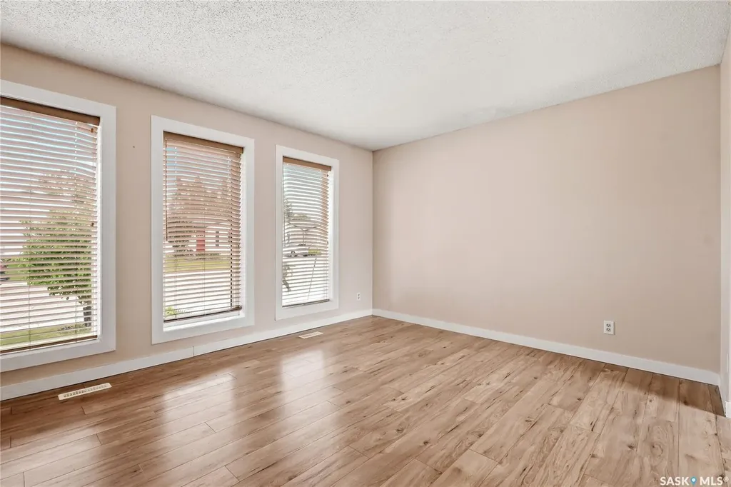 534 Nesbitt Lane Saskatoon SK S7L 6K9