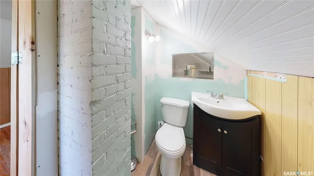1277 Queen Street Regina SK S4T 4B5