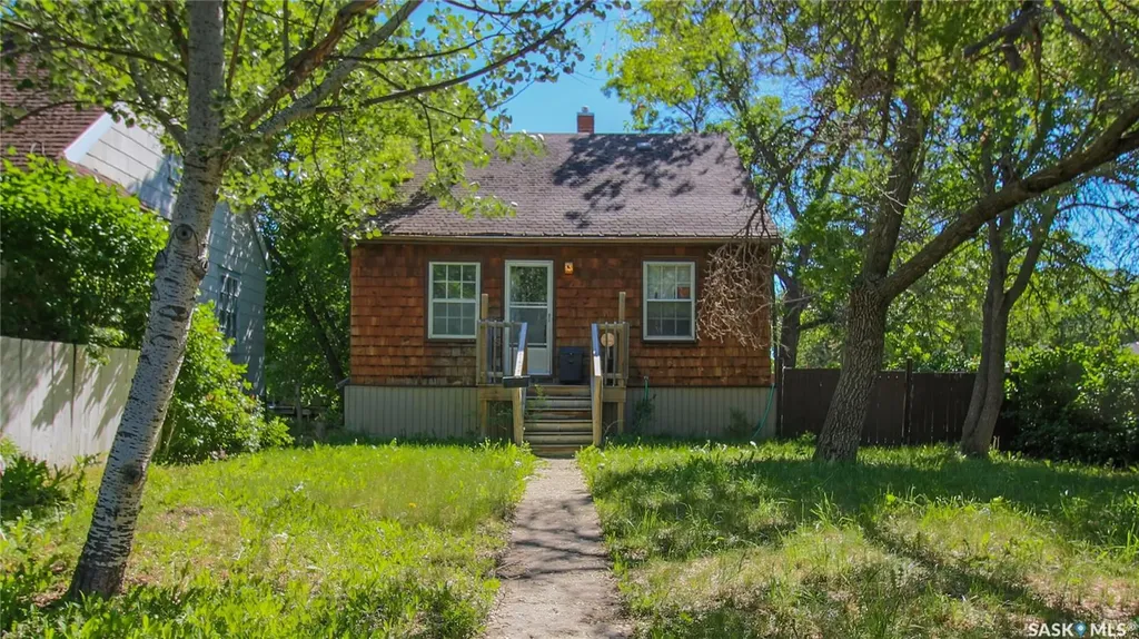 1277 Queen Street Regina SK S4T 4B5
