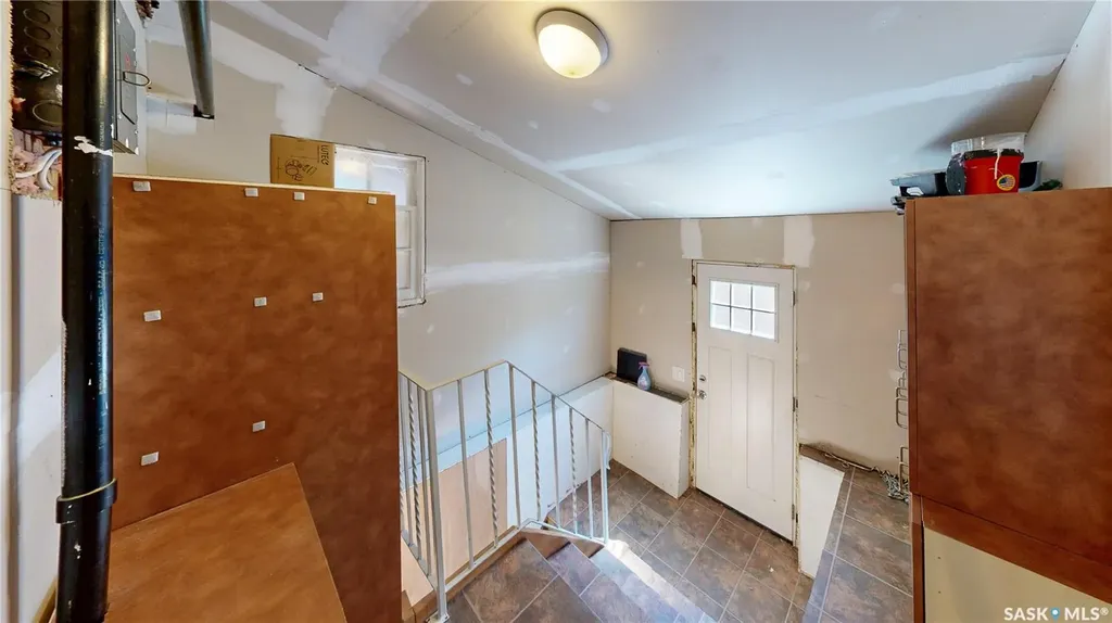 1277 Queen Street Regina SK S4T 4B5