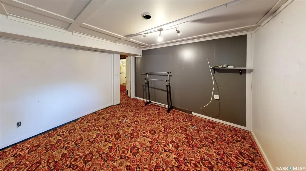 1277 Queen Street Regina SK S4T 4B5