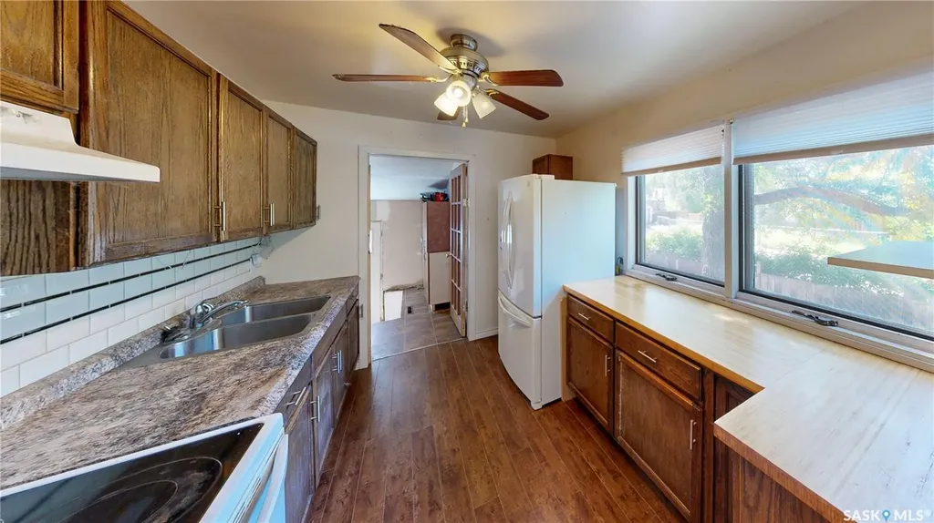 1277 Queen Street Regina SK S4T 4B5