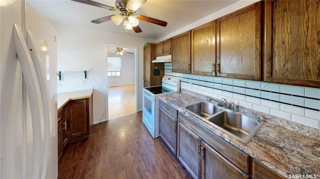 1277 Queen Street Regina SK S4T 4B5