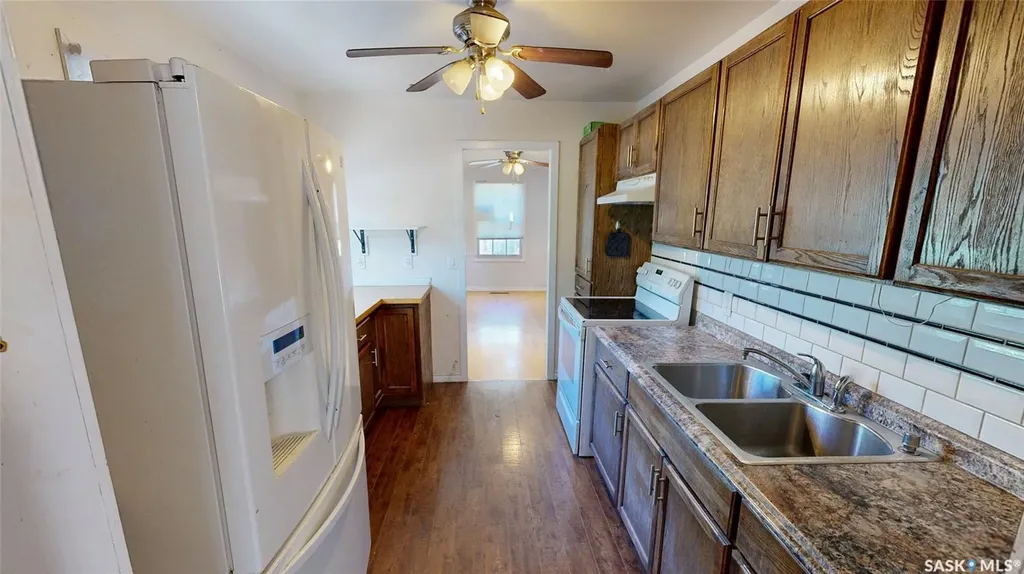 1277 Queen Street Regina SK S4T 4B5