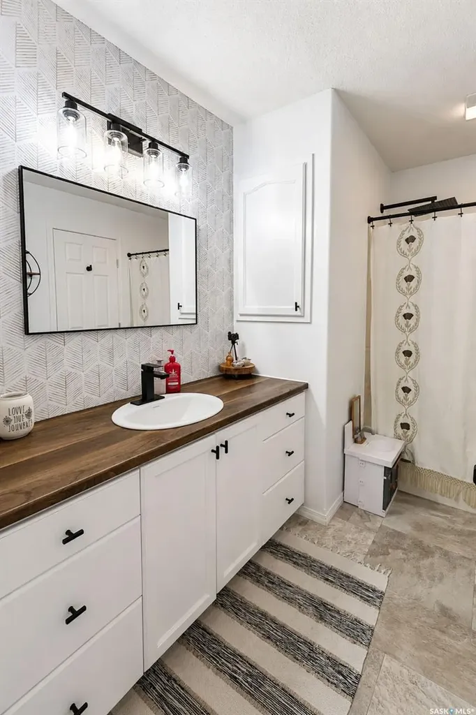 6 Dmyterko Bay Prince Albert SK S6V 8E8
