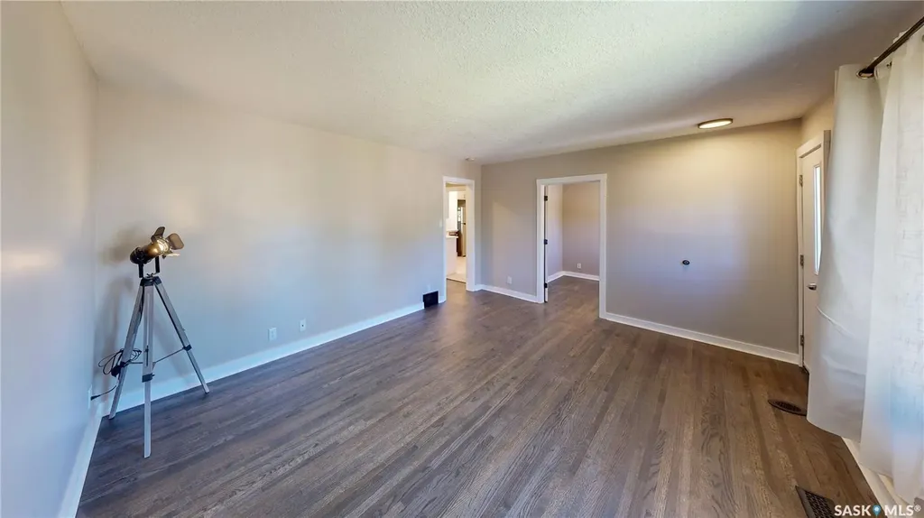 909 Arthur Street Regina SK S4T 4V6