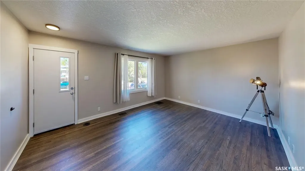 909 Arthur Street Regina SK S4T 4V6