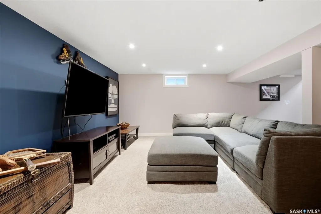 129 Mckee Crescent Regina SK S4S 5N7