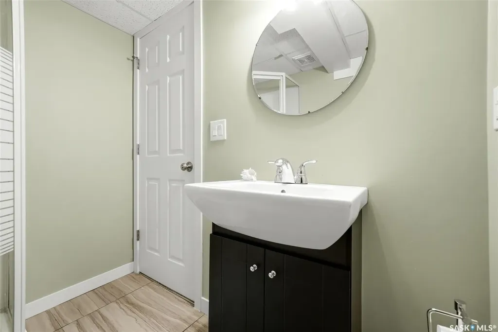 129 Mckee Crescent Regina SK S4S 5N7