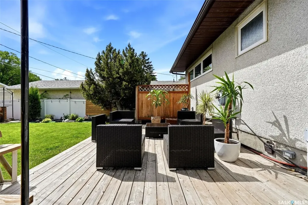 129 Mckee Crescent Regina SK S4S 5N7