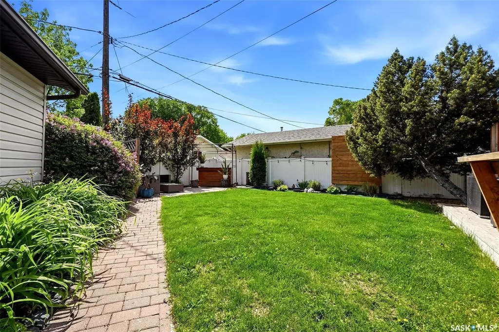 129 Mckee Crescent Regina SK S4S 5N7