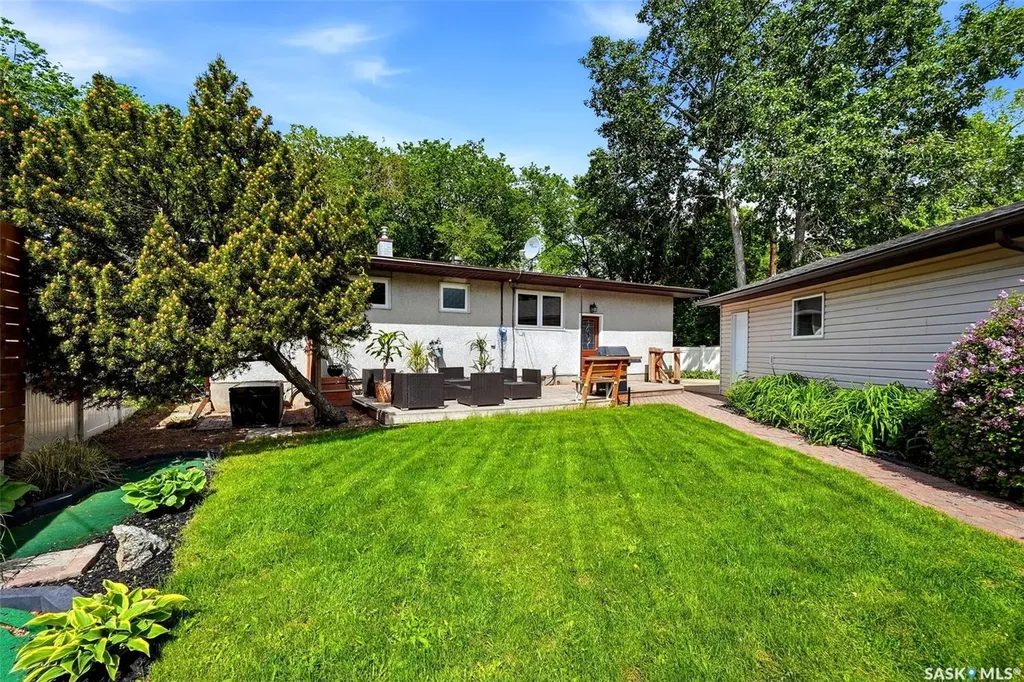 129 Mckee Crescent Regina SK S4S 5N7