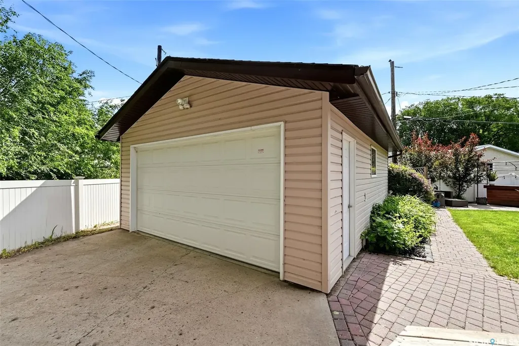 129 Mckee Crescent Regina SK S4S 5N7