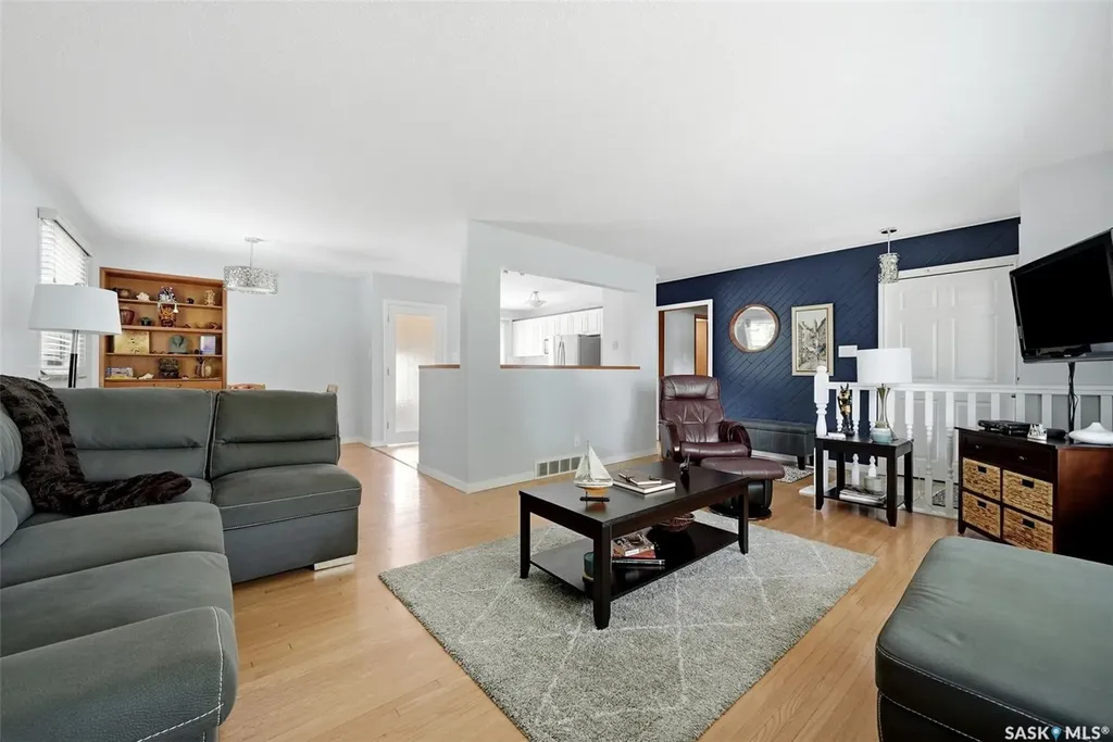 129 Mckee Crescent Regina SK S4S 5N7