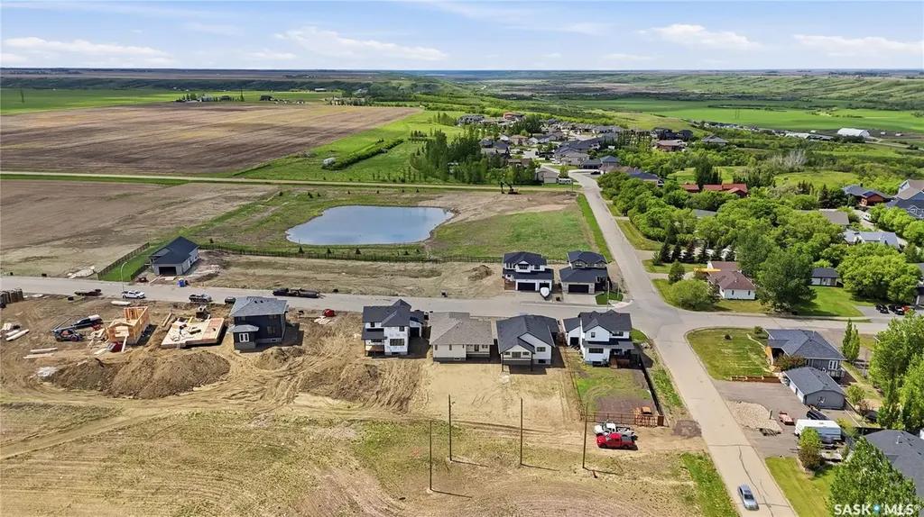 25 Country Road Lumsden SK S0G 3C0