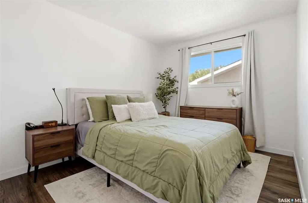 5608 2nd Avenue N Regina SK S4R 5M5
