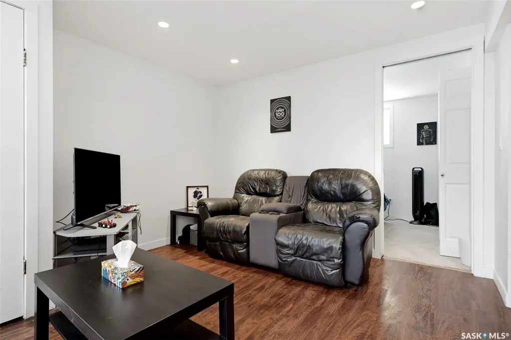 5608 2nd Avenue N Regina SK S4R 5M5