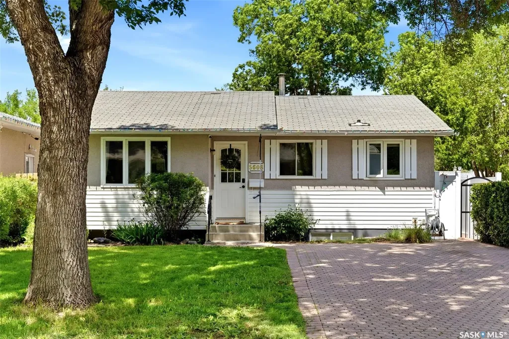 5608 2nd Avenue N Regina SK S4R 5M5