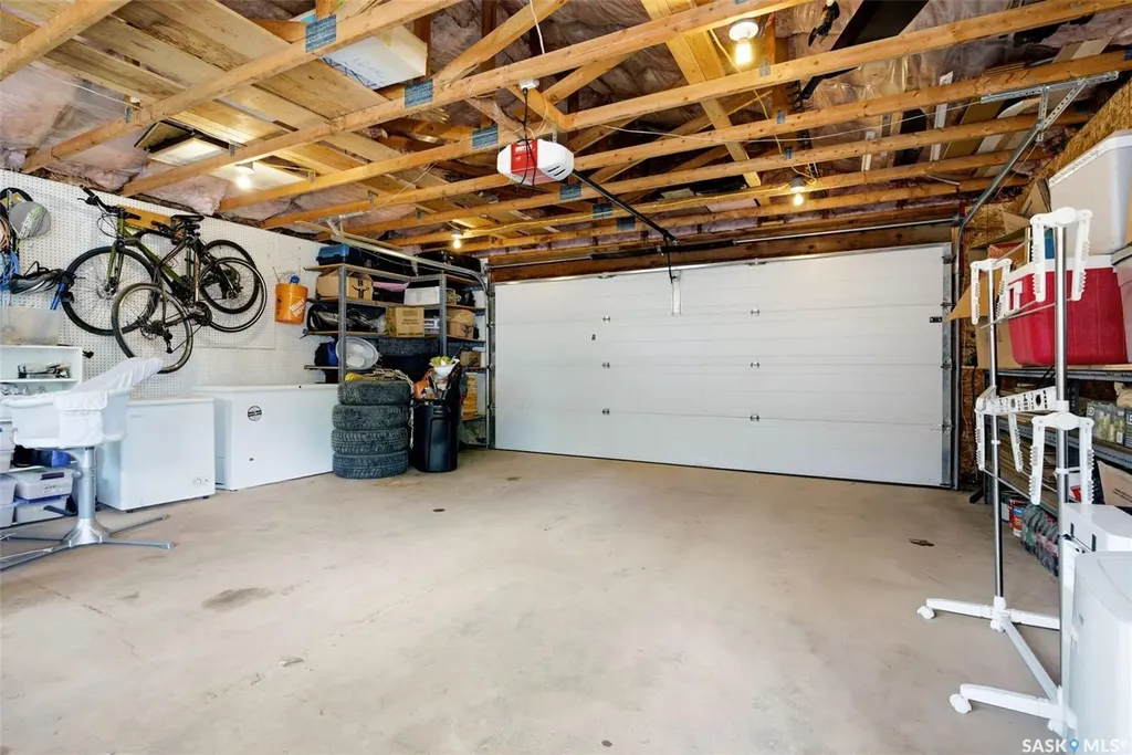 5608 2nd Avenue N Regina SK S4R 5M5