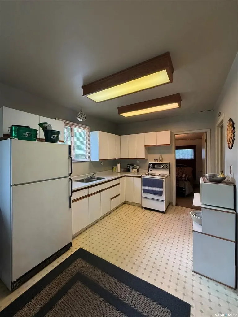 1603 Garnet Street Regina SK S4T 2Z1