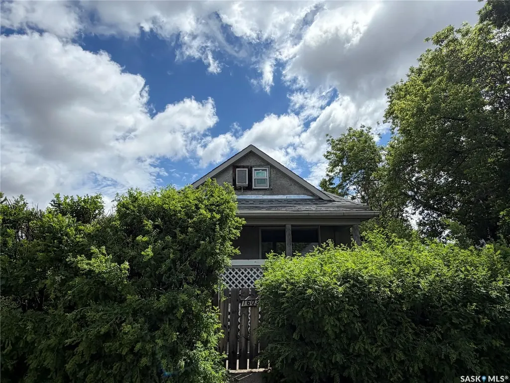 1603 Garnet Street Regina SK S4T 2Z1