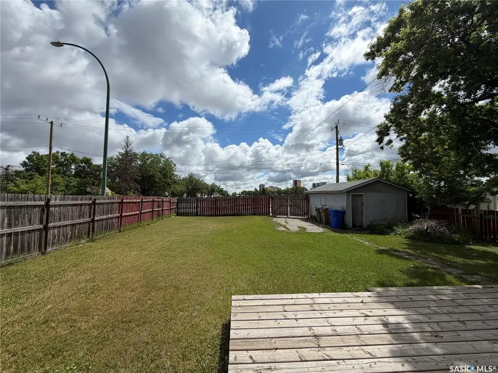 1603 Garnet Street Regina SK S4T 2Z1