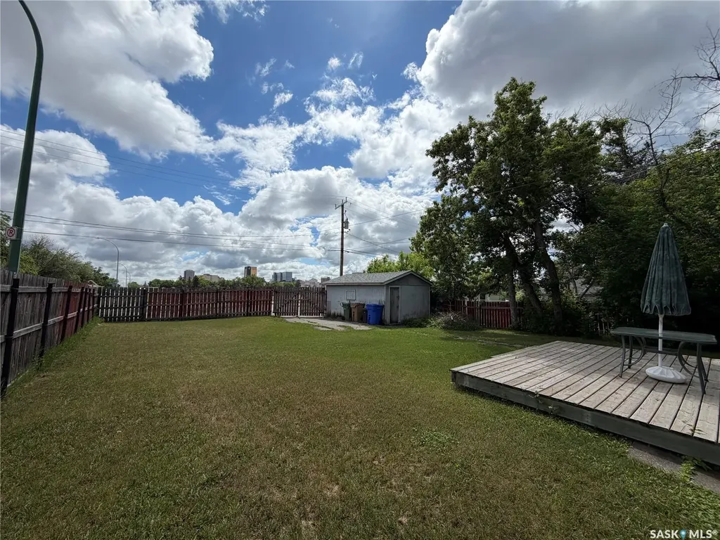 1603 Garnet Street Regina SK S4T 2Z1