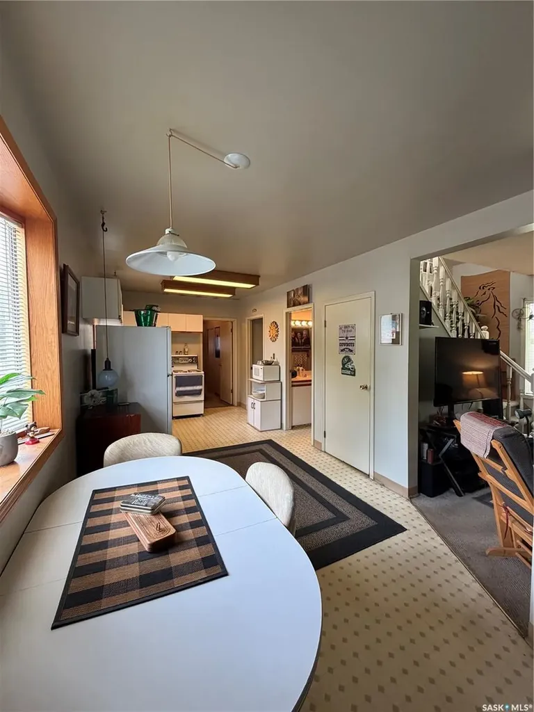1603 Garnet Street Regina SK S4T 2Z1