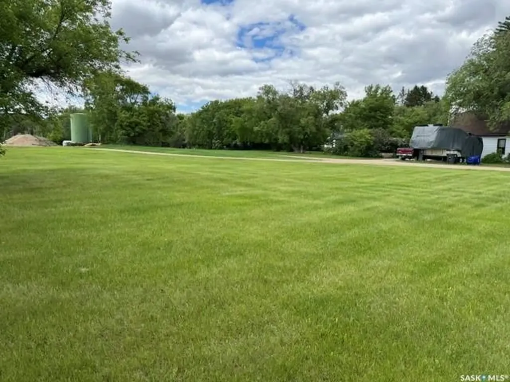 37-40 Shannon Street Lanigan SK S0K 2M0
